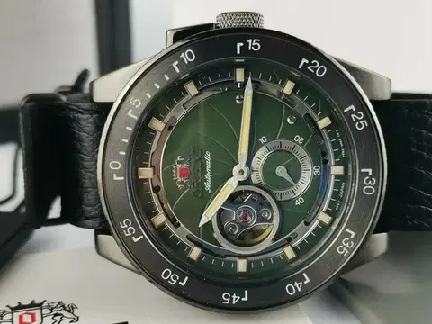Orient Retro Future Camera RA-AR0202E