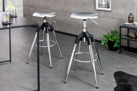 Estila Designová glamour barová otočná kulatá židle Zalias ve stříbrné chromované barvě 74-82 cm