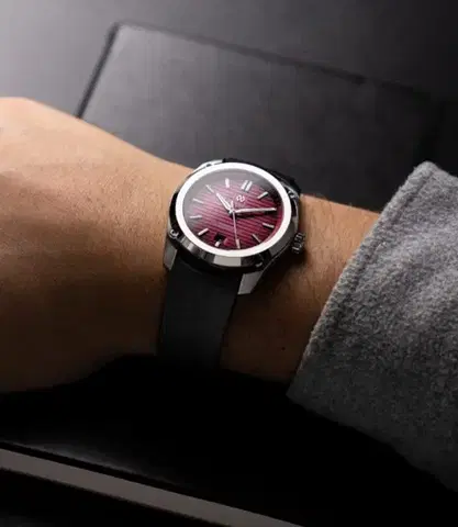 Formex Essence FortyOne Automatic Chronometer Gamaret