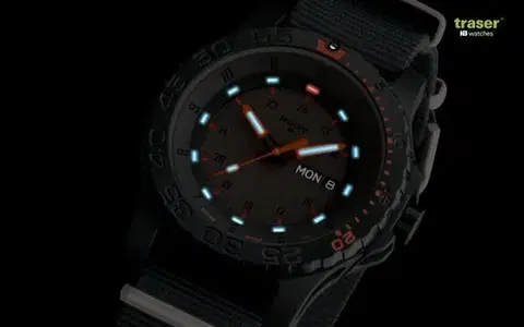 Traser P6600 Red Combat nato