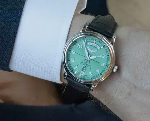 Aviator Douglas Day-Date 45 Automatic V.3.44.0.403.4