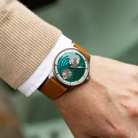 Robot Aerodynamic Titanium Green