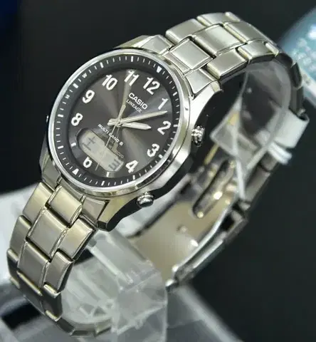 Casio Wave Ceptor LCW-M100TSE-1A2ER