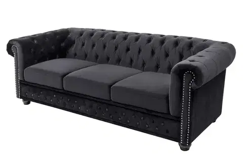 Estila Designová sametová černá třímístná sedačka Maya s chesterfield prošíváním s kulatými černými nožičkami 205 cm