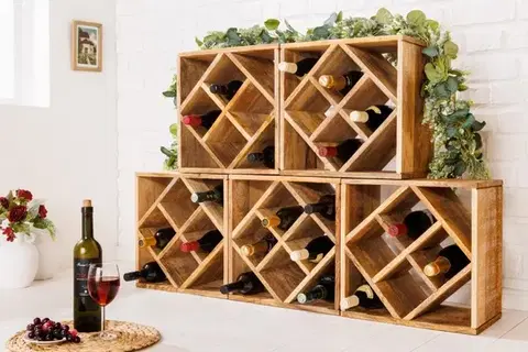 Estila Designová masivní vinotéka Wissimo z mangového dřeva hnědé barvy s kapacitou 8 lahví 40cm