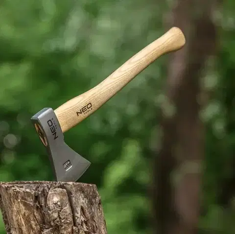 Multifunkční venkovní sekera 34,5 cm s dřevěnou rukojetí