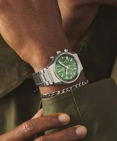 Timex Q Falcon Eye TW2W33600UK