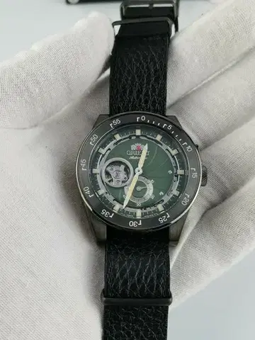 Orient Retro Future Camera RA-AR0202E