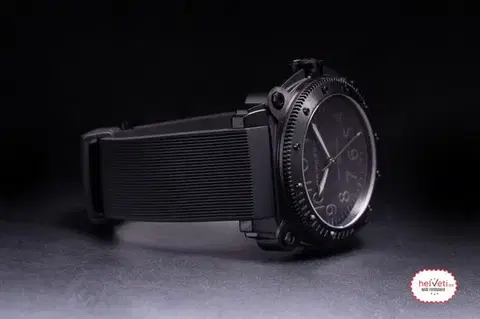 Hamilton Khaki Navy BeLOWZERO Auto Titanium H78505330