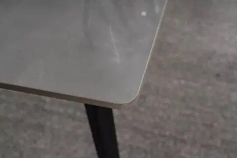 Jídelní stůl IVY Signal