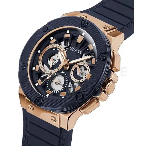 Guess Circuit GW0487G4