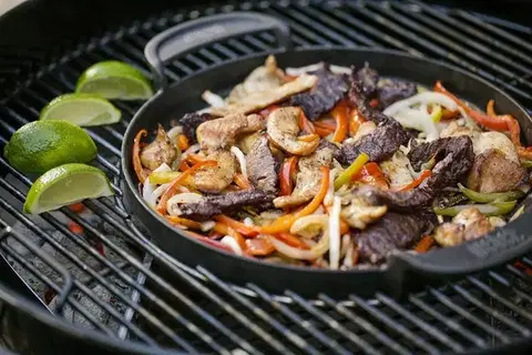 Litinová pánev pro Weber Gourmet BBQ System