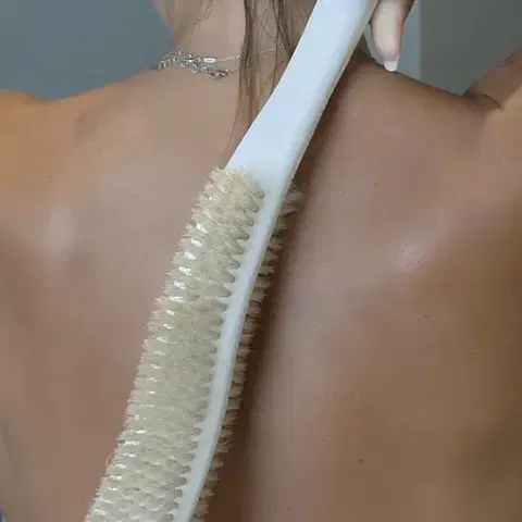 Ergonomický kartáč na záda