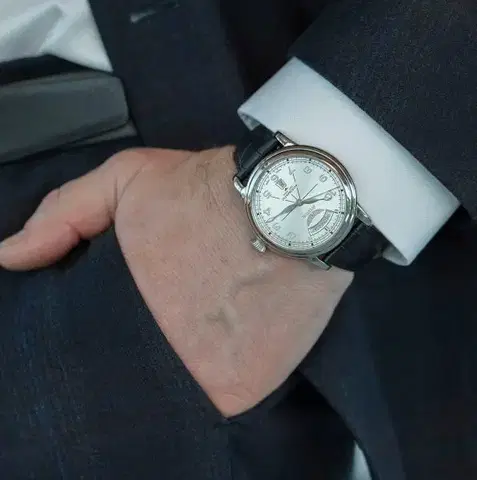 Aviator Douglas Day-Date 45 Automatic V.3.44.0.399.4