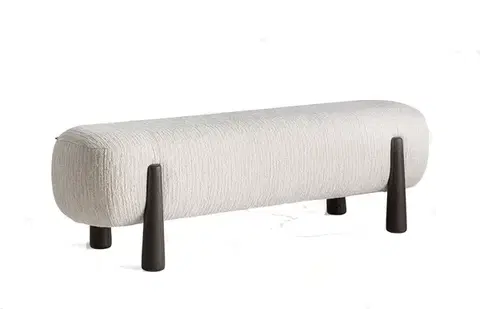 Estila Luxusní art deco obdélníková podnožka Tirina s bílým žinylkovým potahem a hnědými dřevěnými nožičkami 153 cm