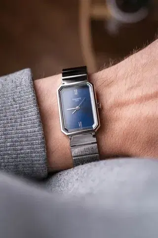 Tissot SRV T160.110.11.043.00
