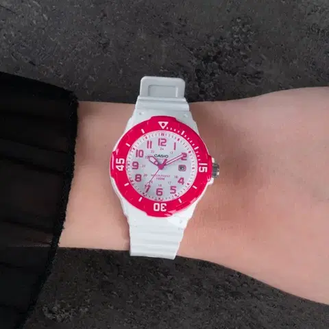 Casio Collection LRW-200H-4BVEF
