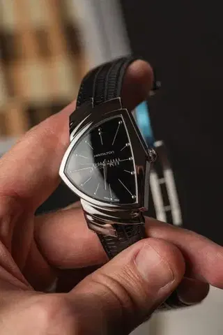 Hamilton Ventura Quartz H24411732