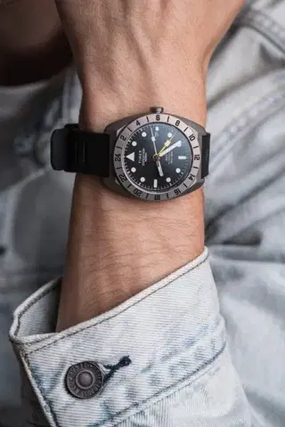 Timex Expedition GMT TW2W53000UK