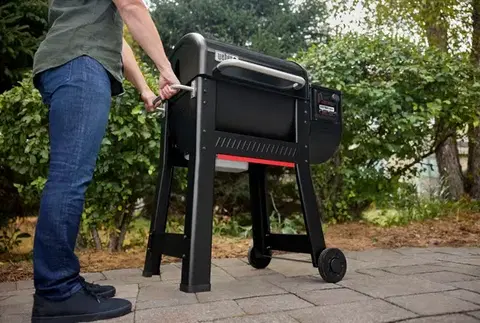 Peletový gril Weber Smoque