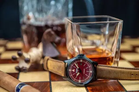 Traser P67 Officer Pro Automatic Red Leather