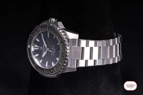 Formex Reef 42 Automatic Chronometer 2200.1.6320.100