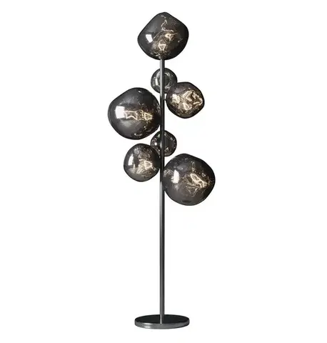 Estila Glamour černá stojací lampa Kalan se sedmi skleněnými stínítky ve tvaru kapek a kulatou kovovou podstavou 168 cm