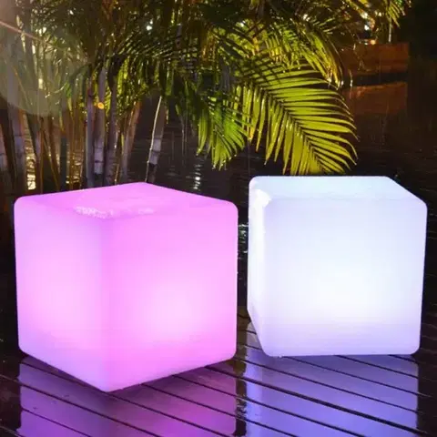 FANEUROPE FAN EUROPE Nabíjecí venkovní svítidlo LED Geco, bílé, 4 W, 240 lm, RGBW, stmívatelné, IP65, vč. dálk. ovl., 30 x 30 x 30 cm