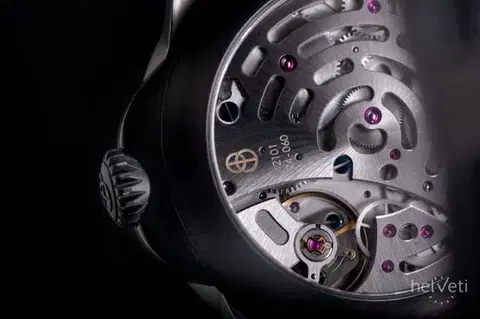 Robot Aerodynamic Black Nickel