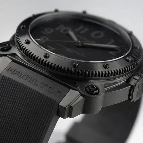 Hamilton Khaki Navy BeLOWZERO Auto Titanium H78505330