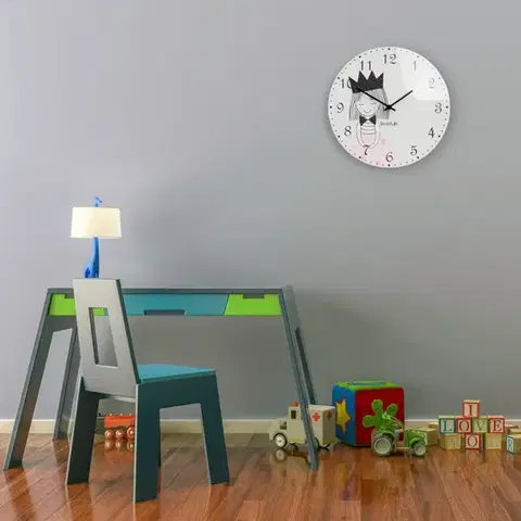Roztomilé dětské nástěnné hodiny s princeznou