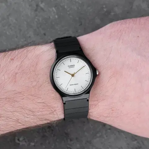 Casio Collection MQ-24-7E2LDF
