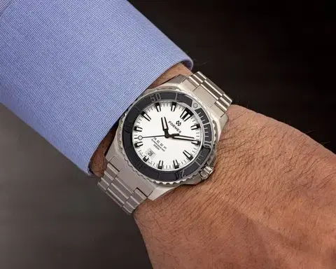 Formex Reef 42 Automatic Chronometer 2200.1.6320.100