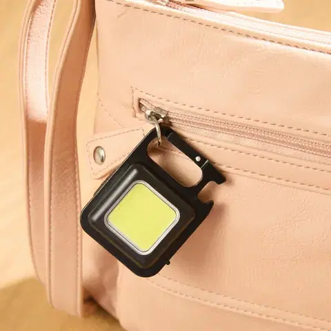2 mini LED svítilny