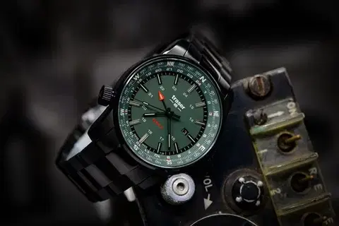 Traser P68 Pathfinder GMT Green Ocel