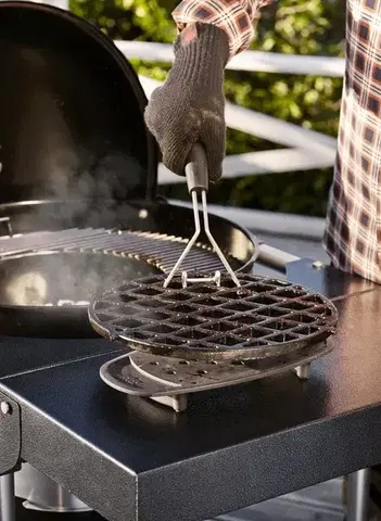 Zvedač roštů pro Weber Gourmet BBQ System