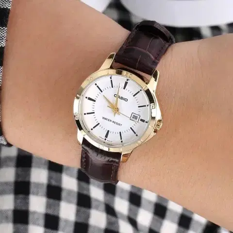 Casio Classic MTP-V004GL-7A