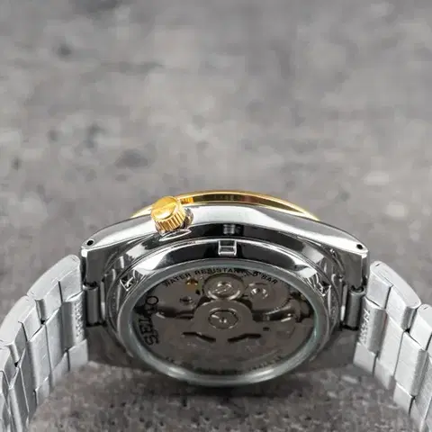 Seiko SNKE04K1